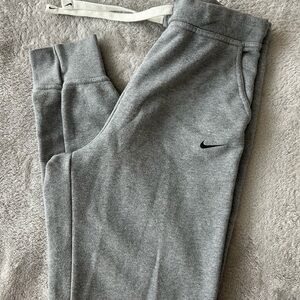 Nike women’s Heather Gray Joggers